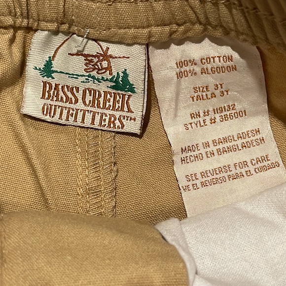 Like new BASS CREEK OUTFITTERS KHAKI PANT CONVERTIBLE SIZE 3T. - Picture 4 of 9